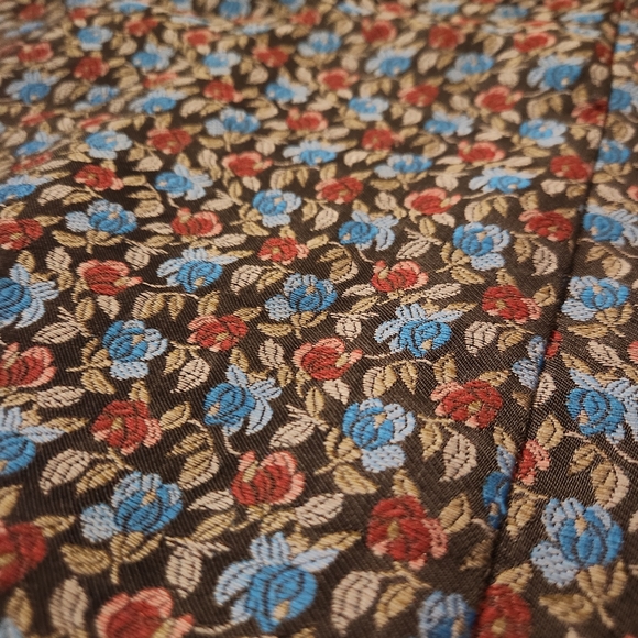 Fitted Floral Dress - Picture 2 of 3